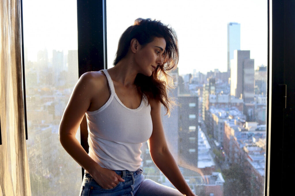 Celeb – Emmanuelle Chriqui – Nude