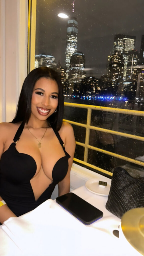 OnlyFans – TikTok – emmmyxo – Nude