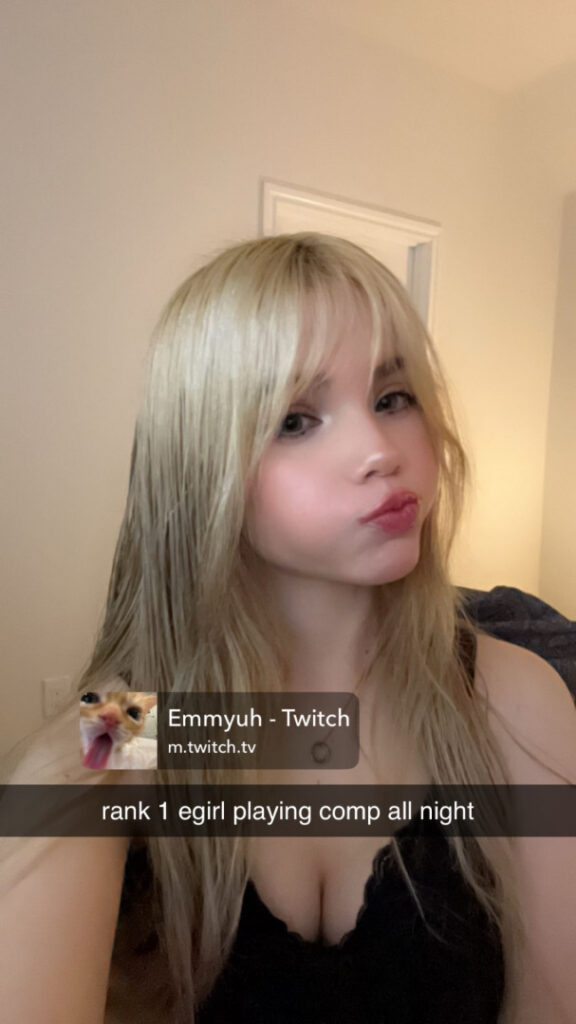 Twitch – emmyuh – Nude