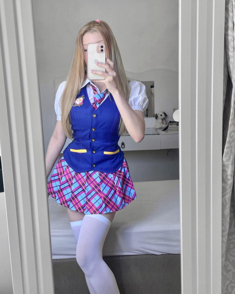 Brazil – Twitch – Cosplay – Emy gasparotti       Emerwly – Nude Leaks