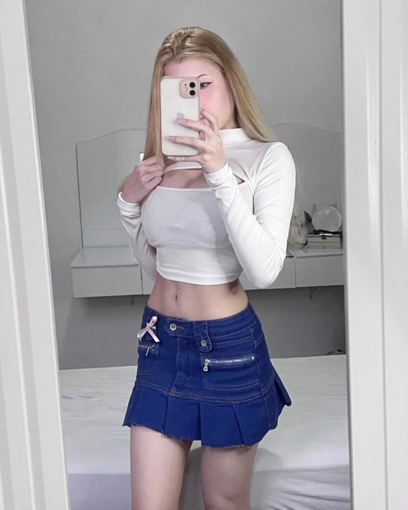 Brazil – Twitch – Cosplay – Emy gasparotti       Emerwly – Nude Leaks