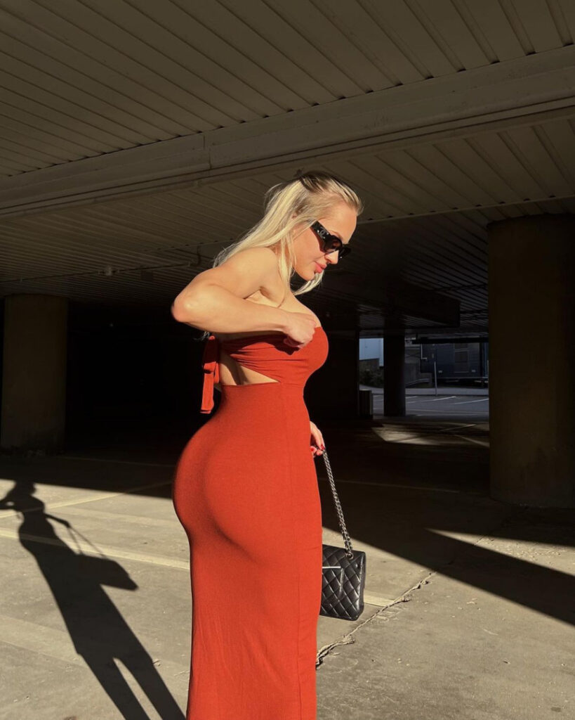 Instagram – Erna Husko – Nude