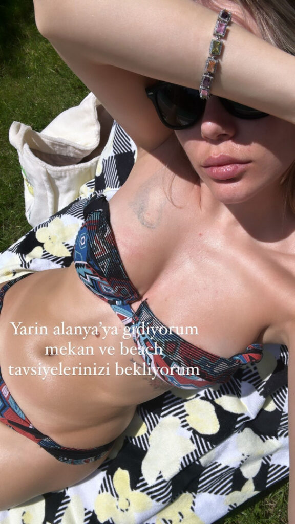 OnlyFans – Es1nce / Esin Çepni – Nude Leaks