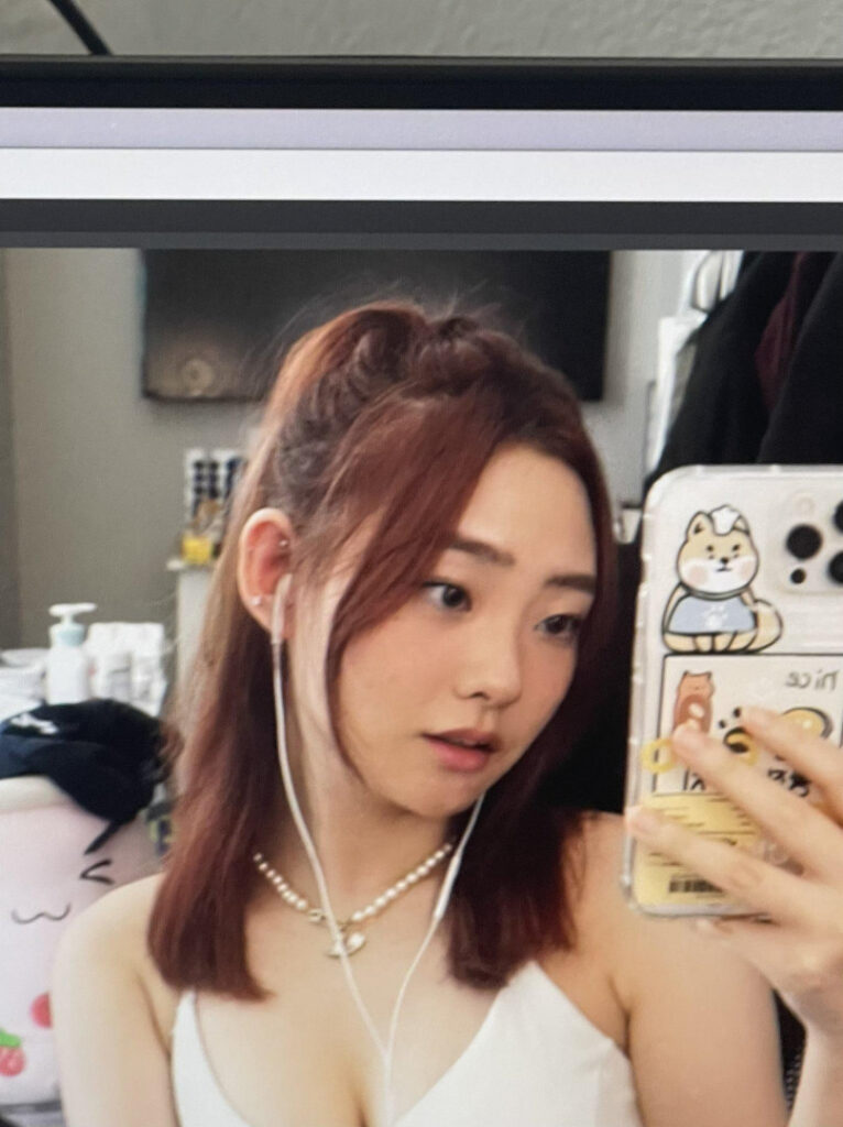 Twitch – Petite – Asian – esblee / Esther Lee – Nude Leaks