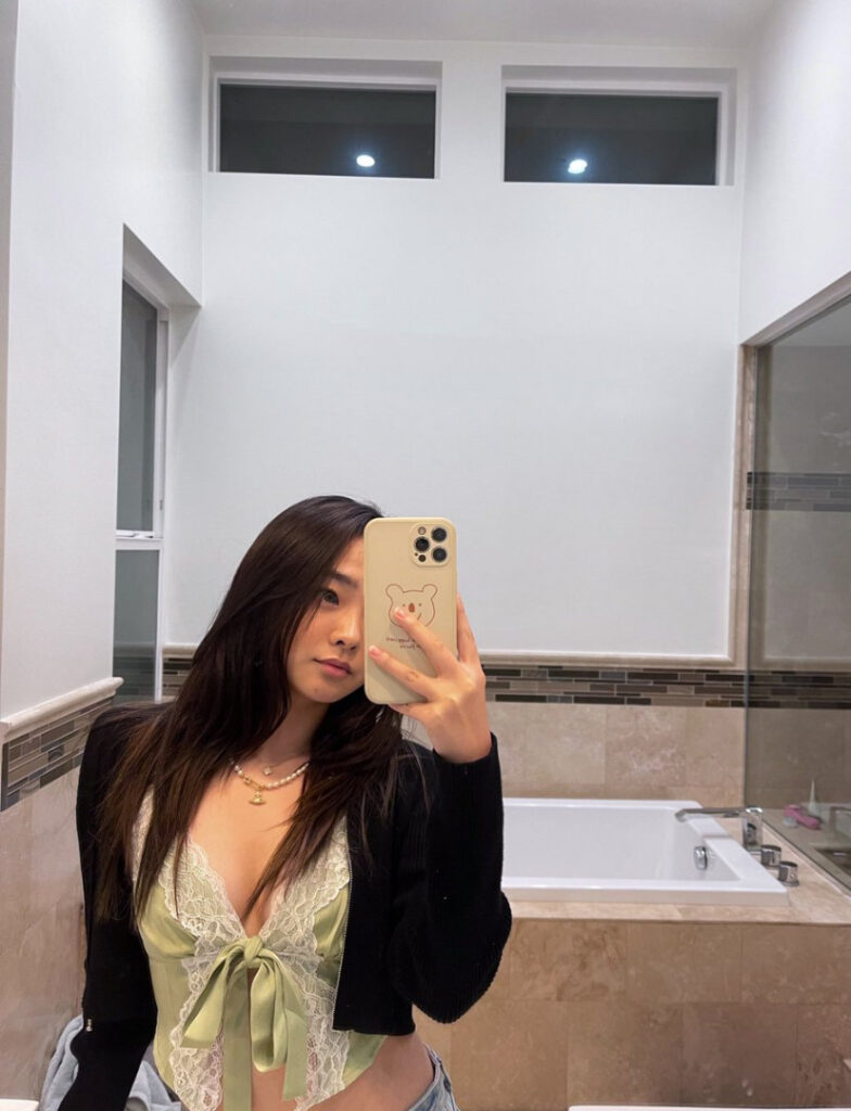 Twitch – Petite – Asian – esblee / Esther Lee – Nude Leaks