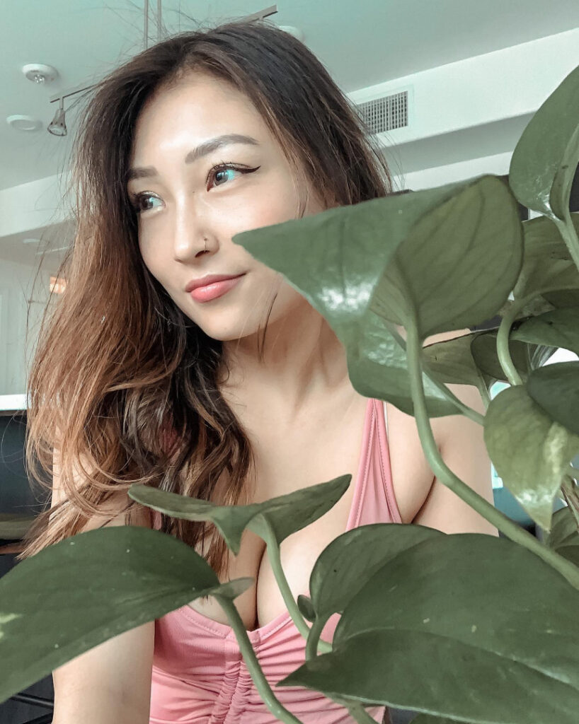 TikTok – Instagram – Asian – Essa Tan / iseetan – Nude