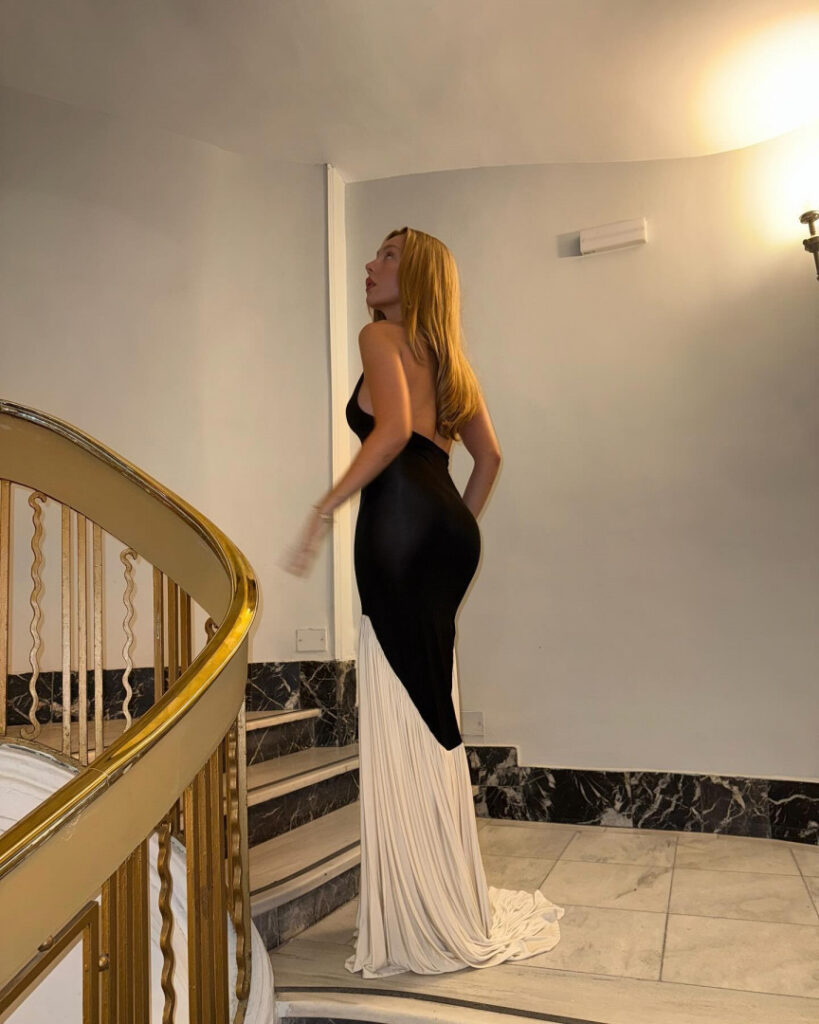 Celeb – Ester Exposito – Nude