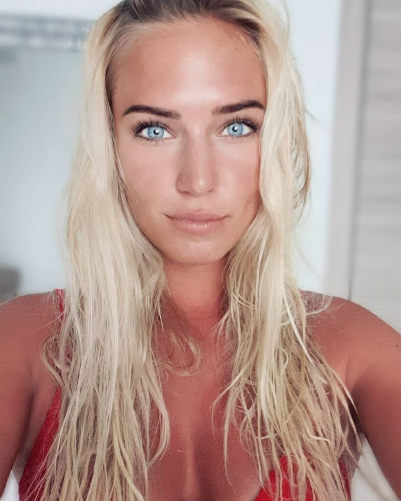TikTok – Instagram – Eva Mikulski – Nude Leaks