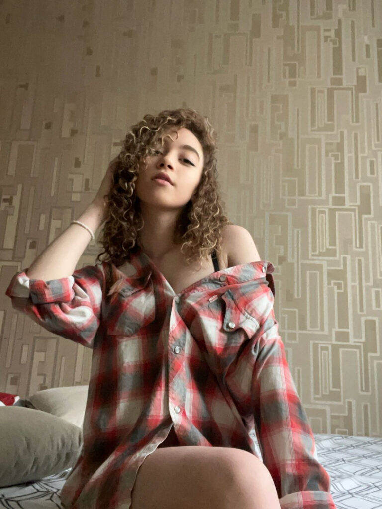 OnlyFans – evacurlysue – Nude Leaks