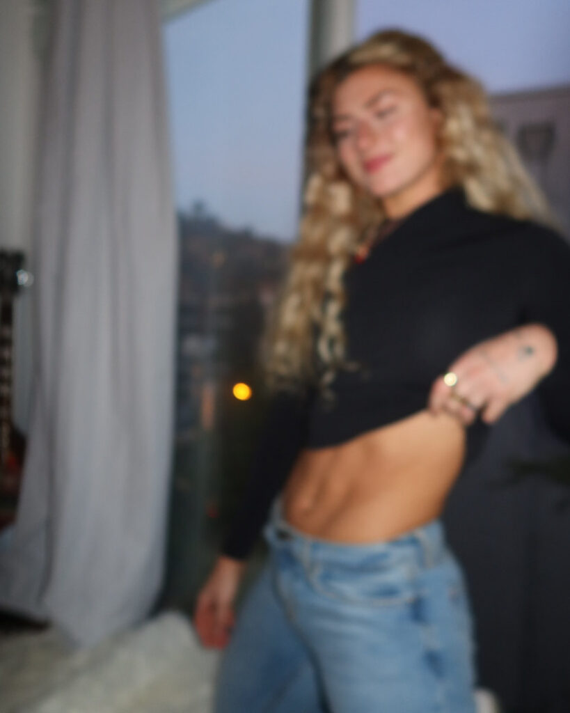 Instagram – Faith Ordway – Nude