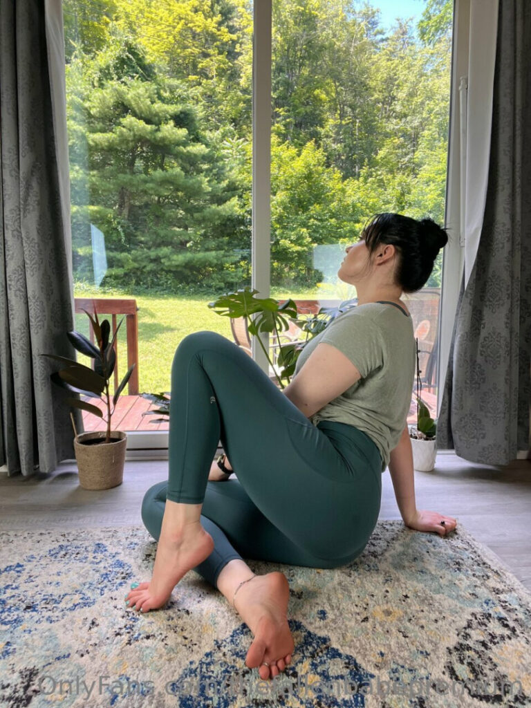 Instagram – OnlyFans – Feet – FallenFeet / Ruxi MagickBabe – Nude