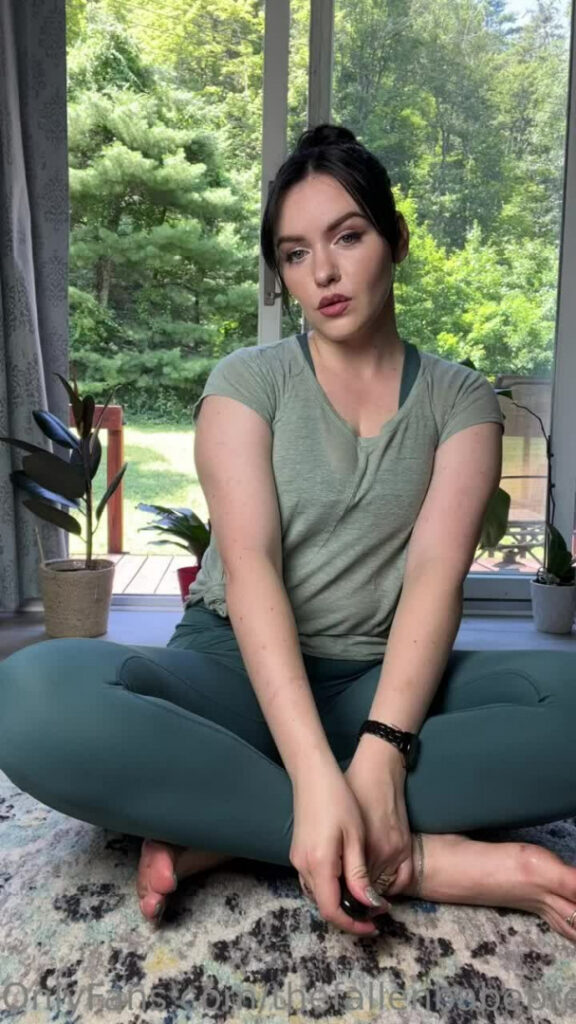 Instagram – OnlyFans – Feet – FallenFeet / Ruxi MagickBabe – Nude