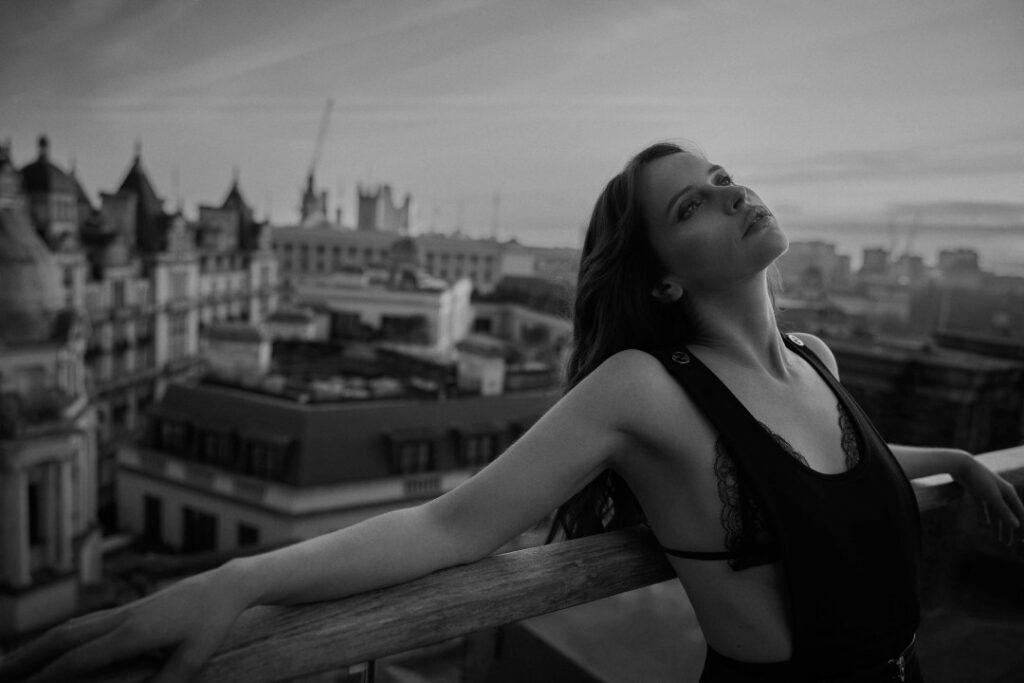 Celeb – Felicity Jones – Nude