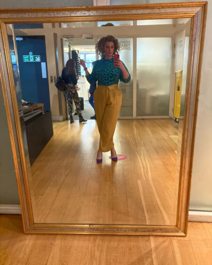 Celeb – T H I C C – Felicity Ward, The Office AU. – Nude