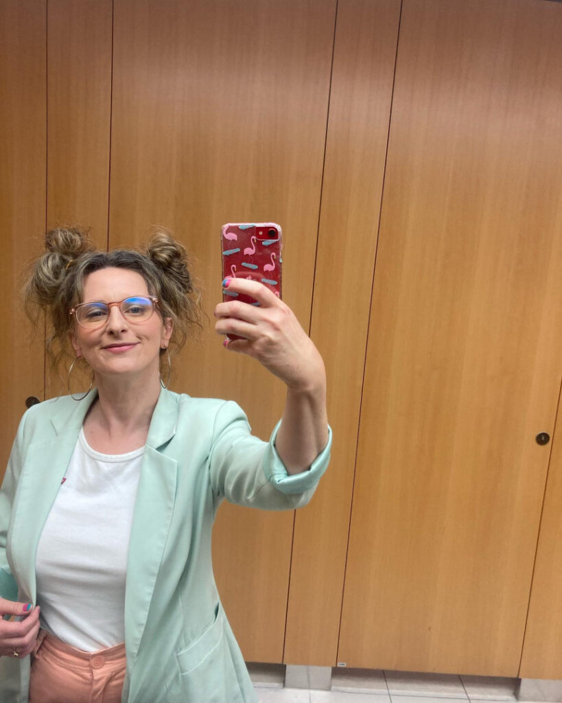 Celeb – T H I C C – Felicity Ward, The Office AU. – Nude