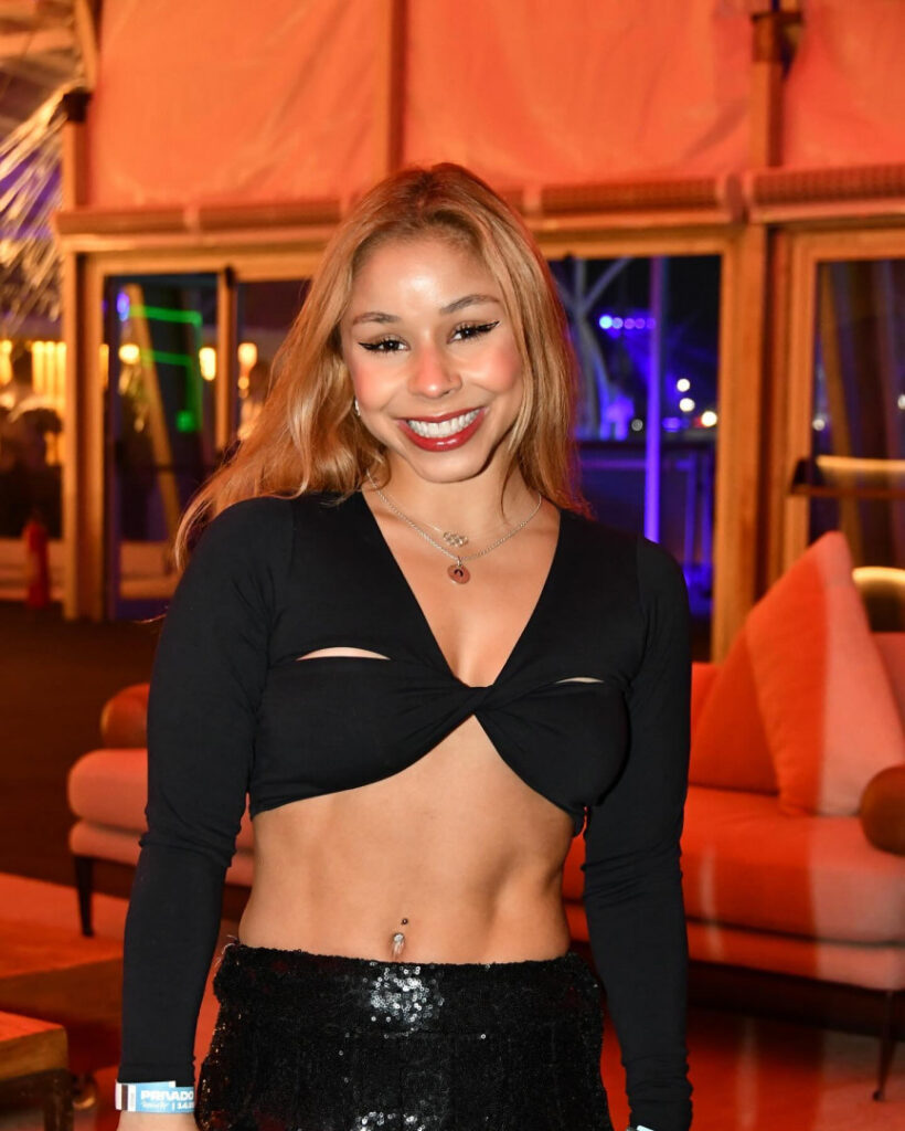 Brazil – Celeb – Flávia Saraiva – Nude Leaks