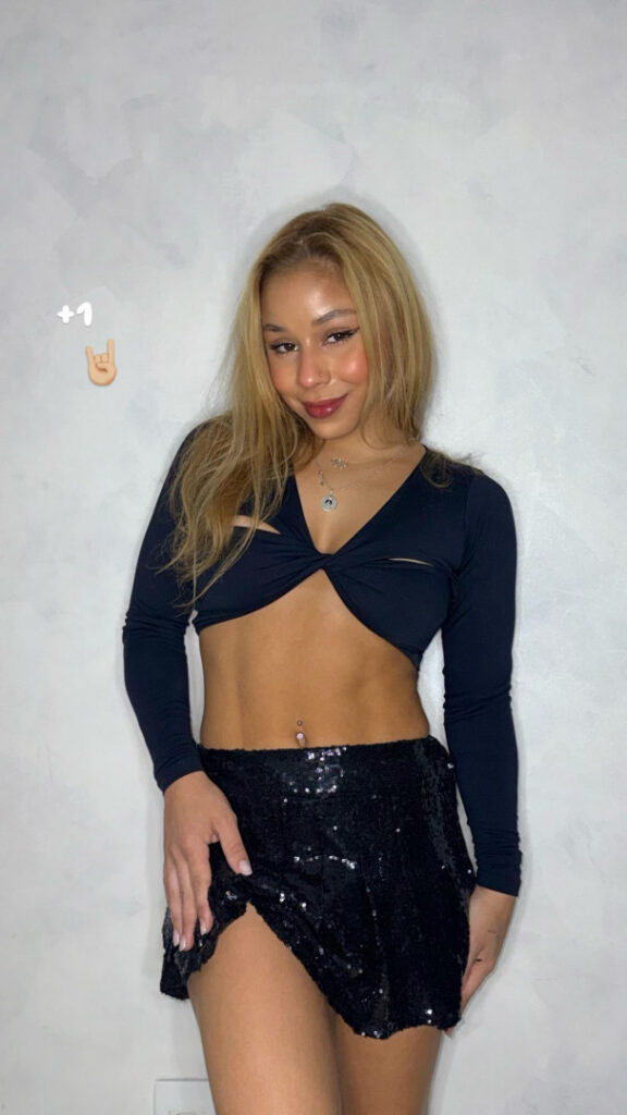 Brazil – Celeb – Flávia Saraiva – Nude Leaks