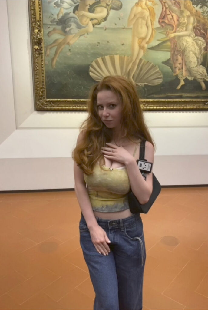 Celeb – Teen – Francesca Capaldi (18) – Nude