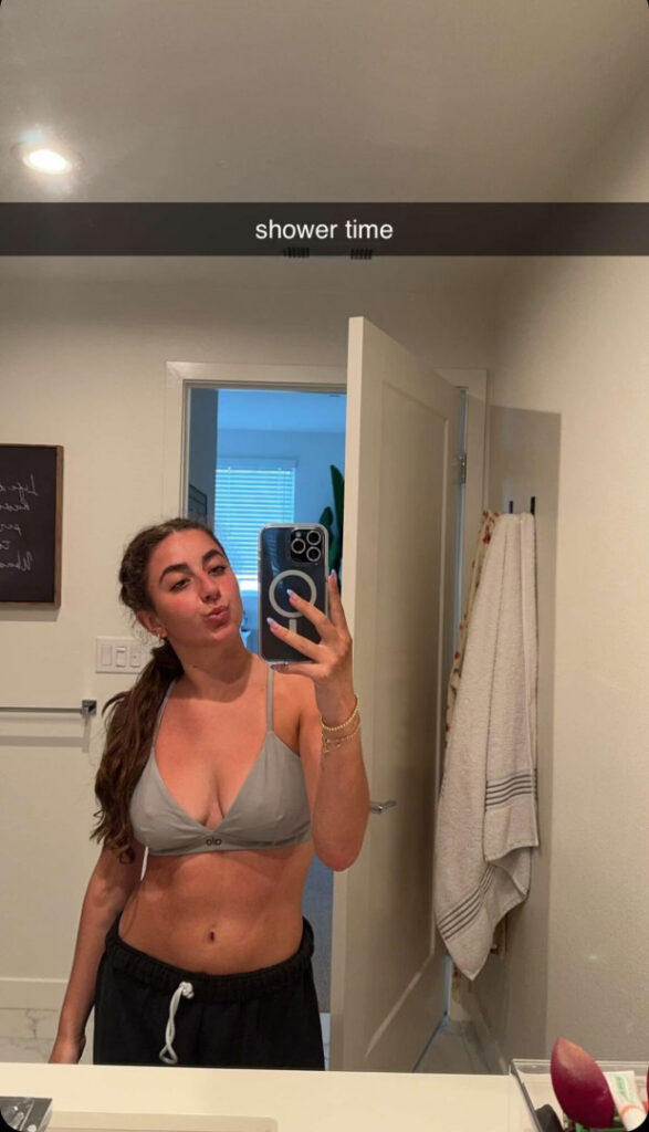 TikTok – Teen – Gianina Paolantonio – Nude