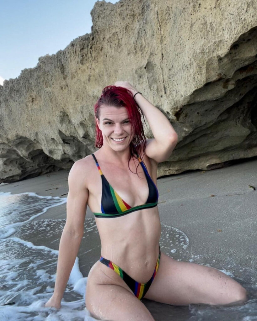 Instagram – Gillian Robertson – Nude