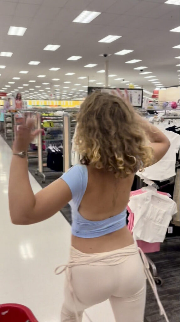 TikTok – Instagram – Teen – Gina Lynn/.Gina.Lynn – Nude Leaks