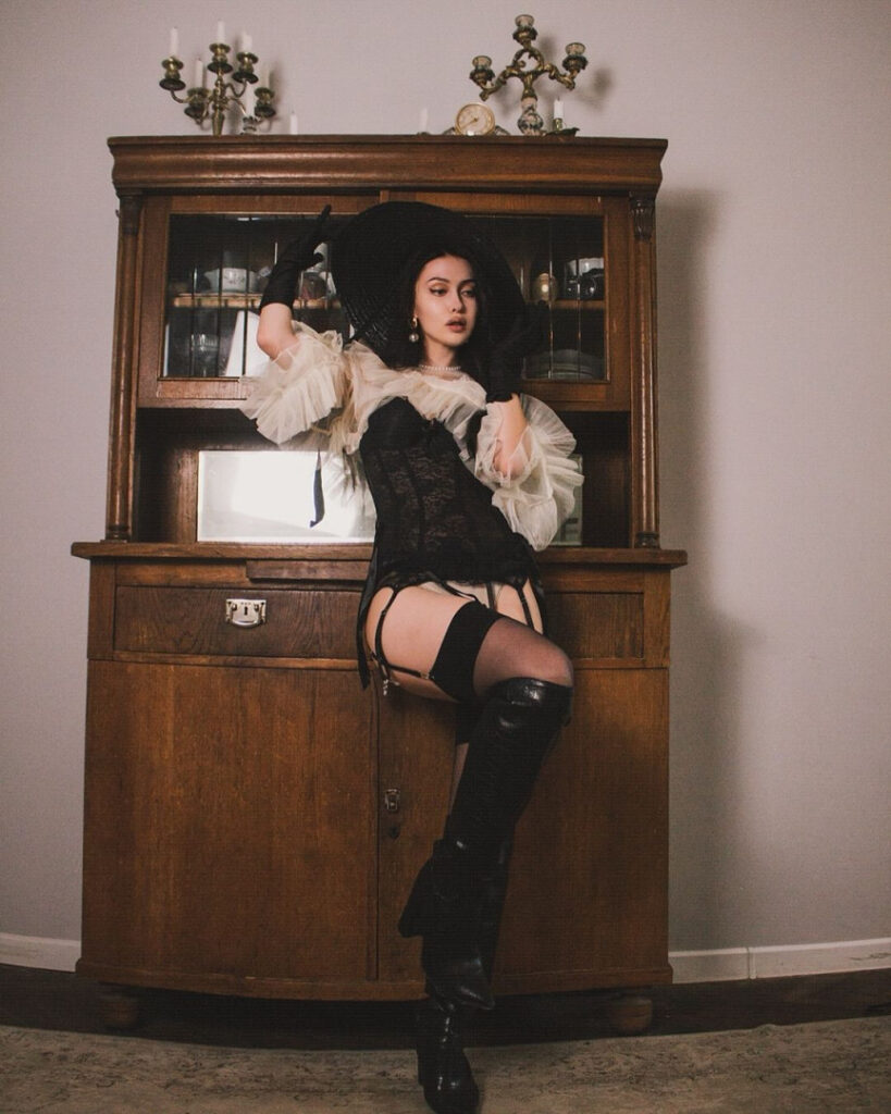 Fansly – girlwalkingonfire – Nude