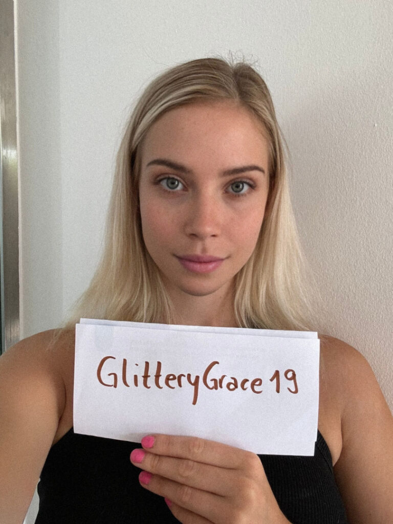 OnlyFans – Reddit – GlitteryGrace19 / Emmy Blum – Nude