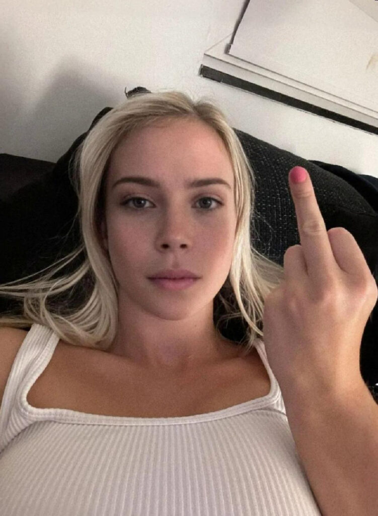 OnlyFans – Reddit – GlitteryGrace19 / Emmy Blum – Nude