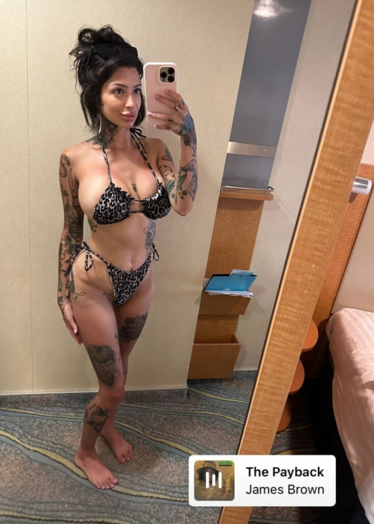 Helen Johnson, the girl with the asshole tattoo – Nude Leaks