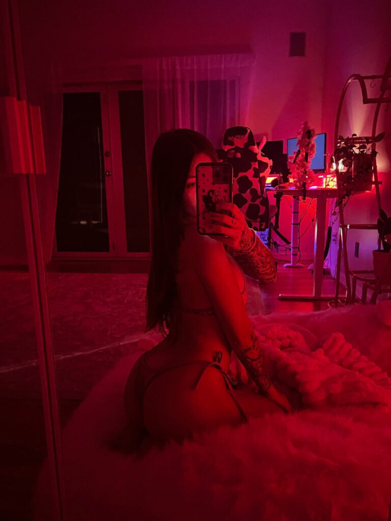 OnlyFans – honeybunn3y / Kait Violet / Kaitviolet – Nude