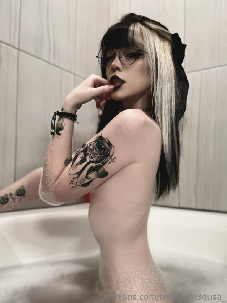 OnlyFans – Cosplay – Petite – IAmM3dusa_ / therealm3dusa_ / therealm3dusa – Nude