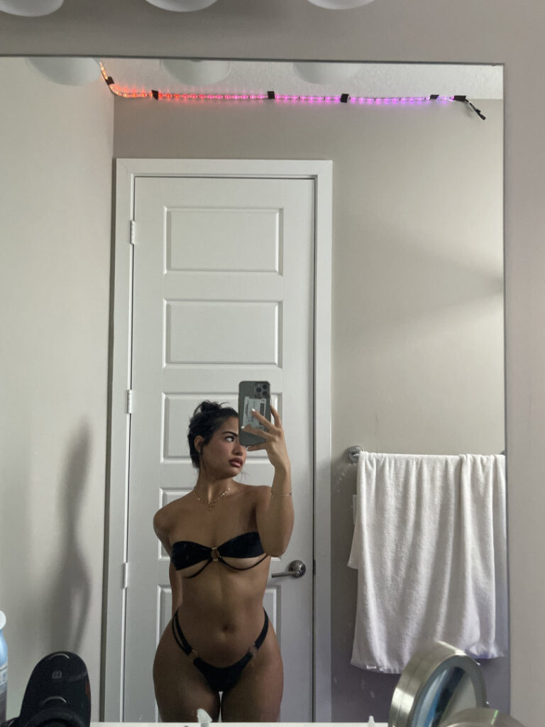 Twitch – TikTok – T H I C C – isavbarr – Nude Leaks