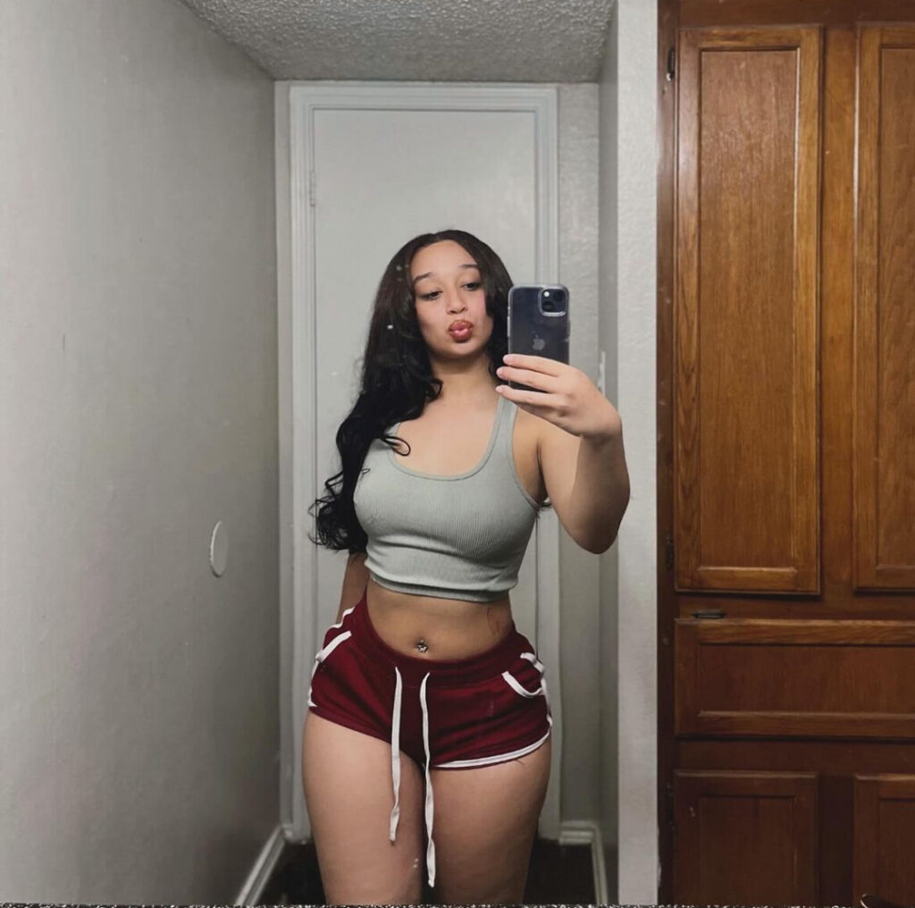 OnlyFans – Instagram – T H I C C – Itsraielle – Nude Leaks