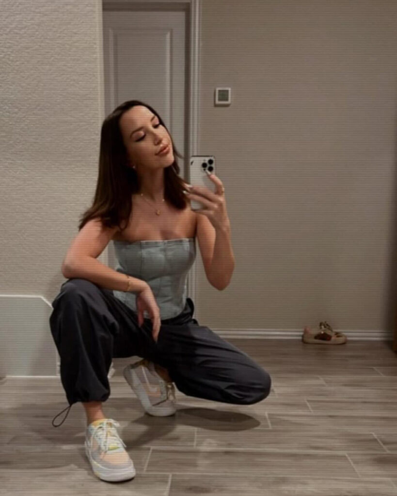 Twitch – JackieMButler – Nude