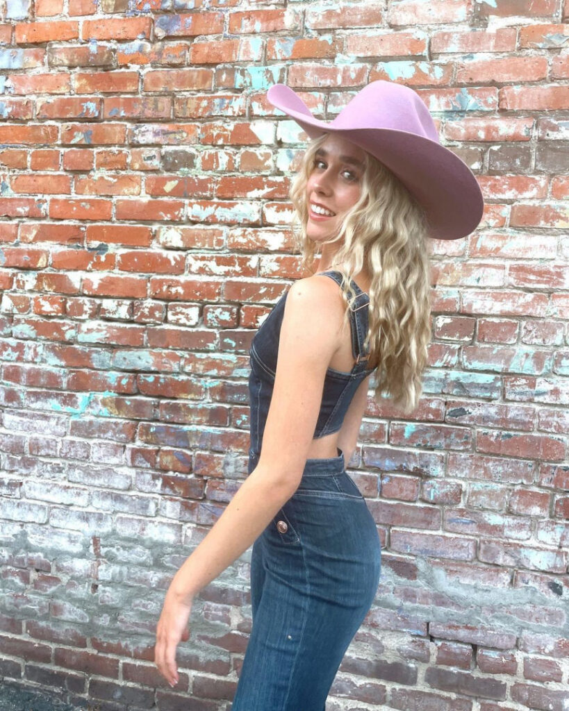 Celeb – Jenna Davis – Nude