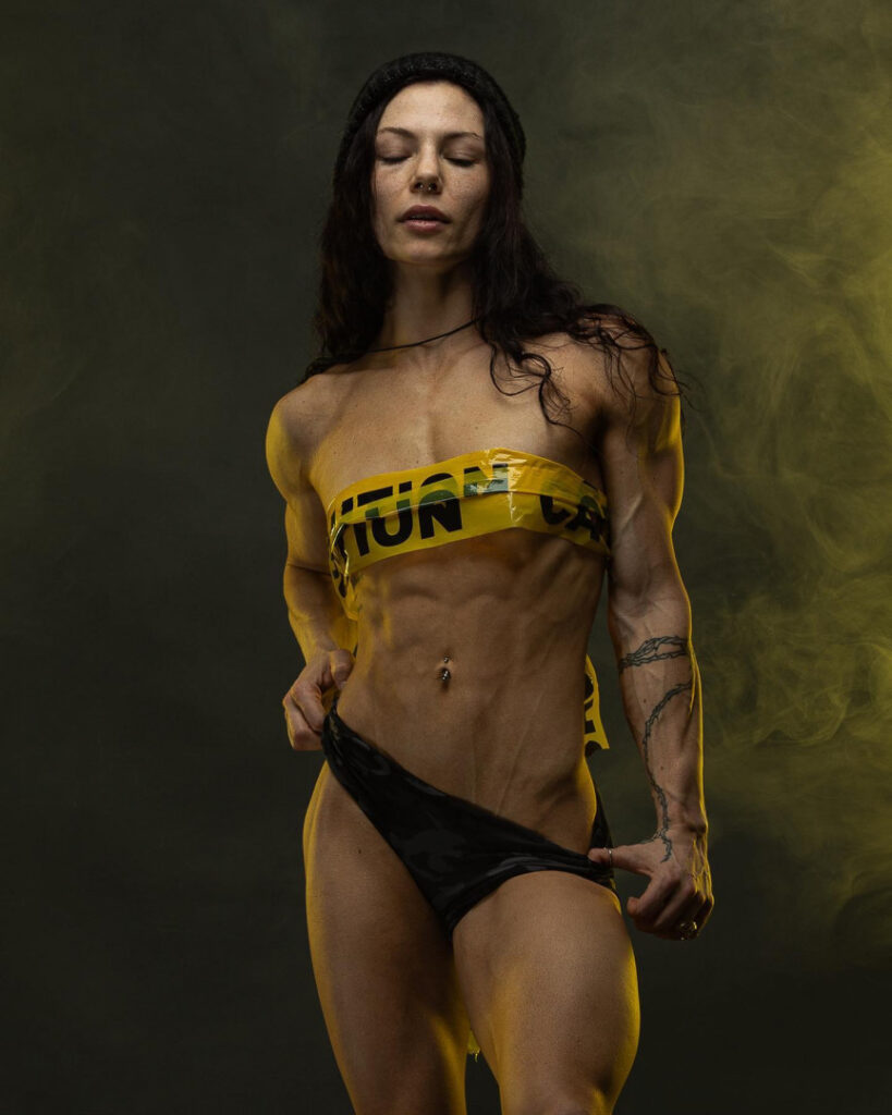 Instagram – Jessica Schechter / jschecfit – Nude