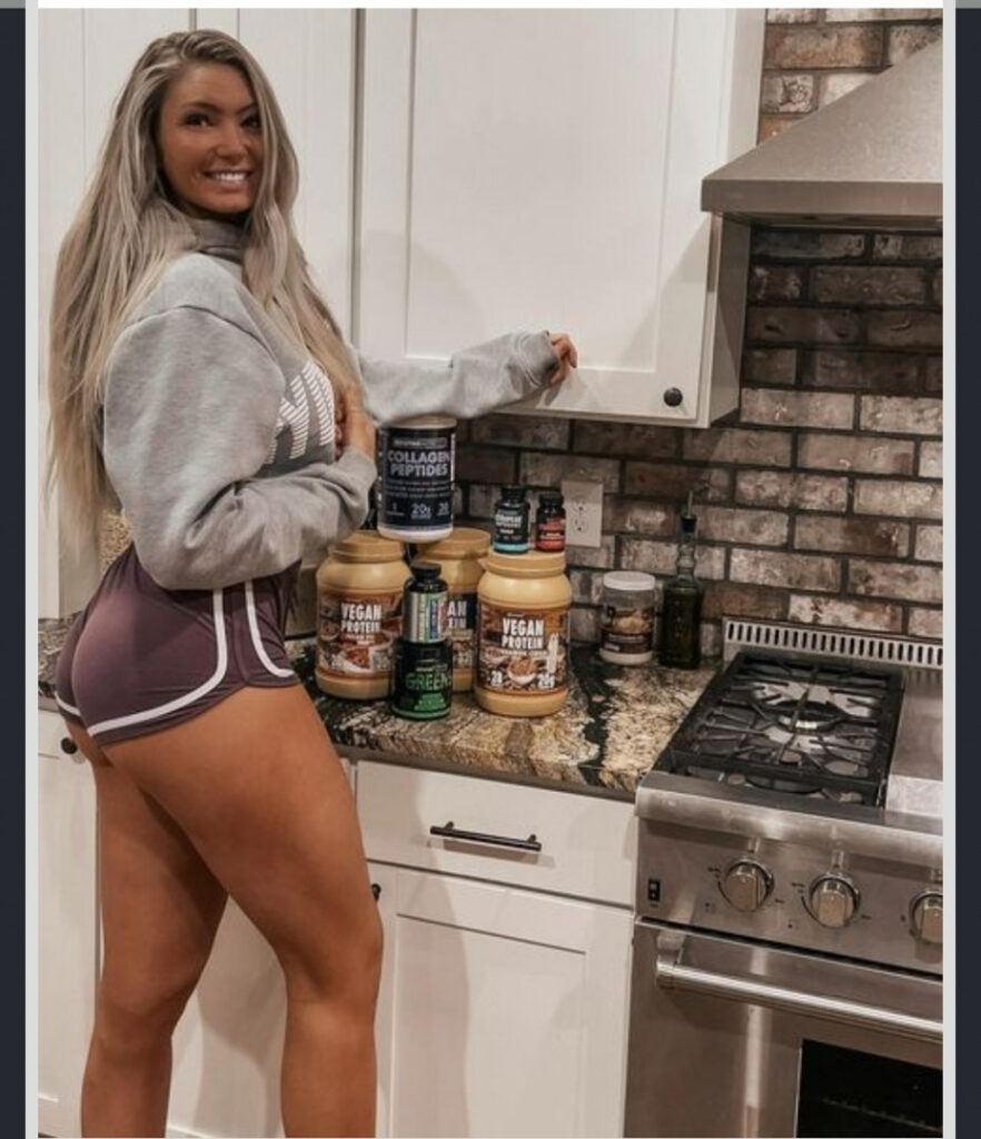 Instagram – Jordan Elizabeth – Nude