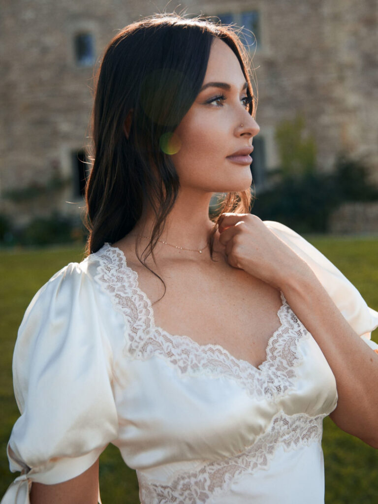 Celeb – Kacey Musgraves – Nude