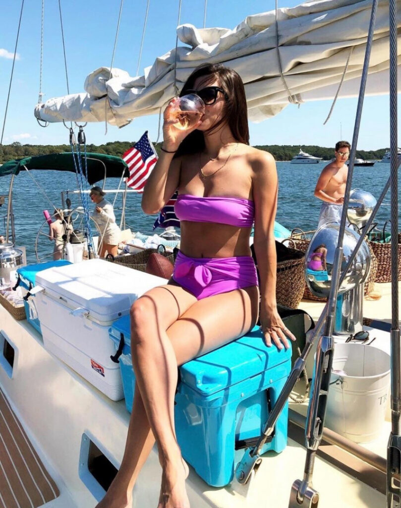 Celeb – Kaitlan Collins – CNN newswoman – Nude