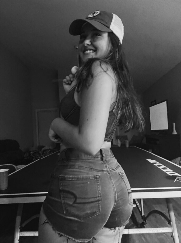 OnlyFans – TikTok – karissannette / moogirl123 / tittygirl123 – Nude Leaks