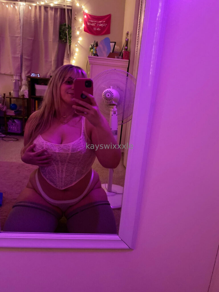 OnlyFans – T H I C C – kayswixxxle / DBATCUNTS – Nude Leaks