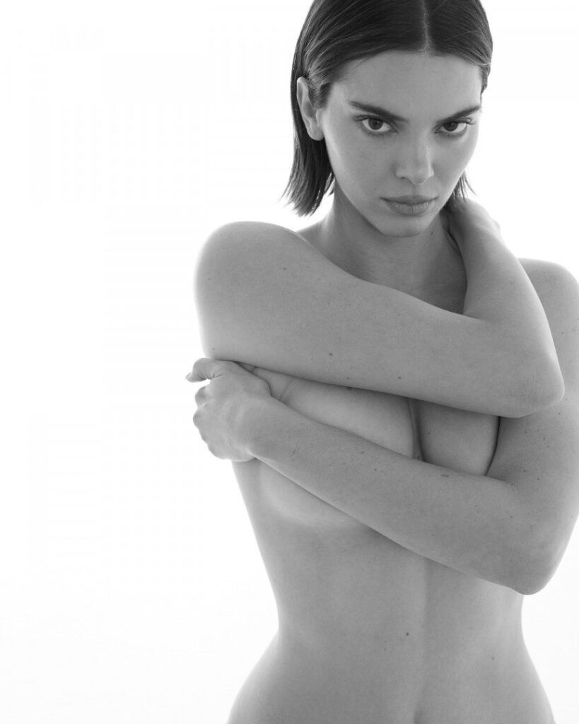 Celeb – Kendall Jenner – Nude