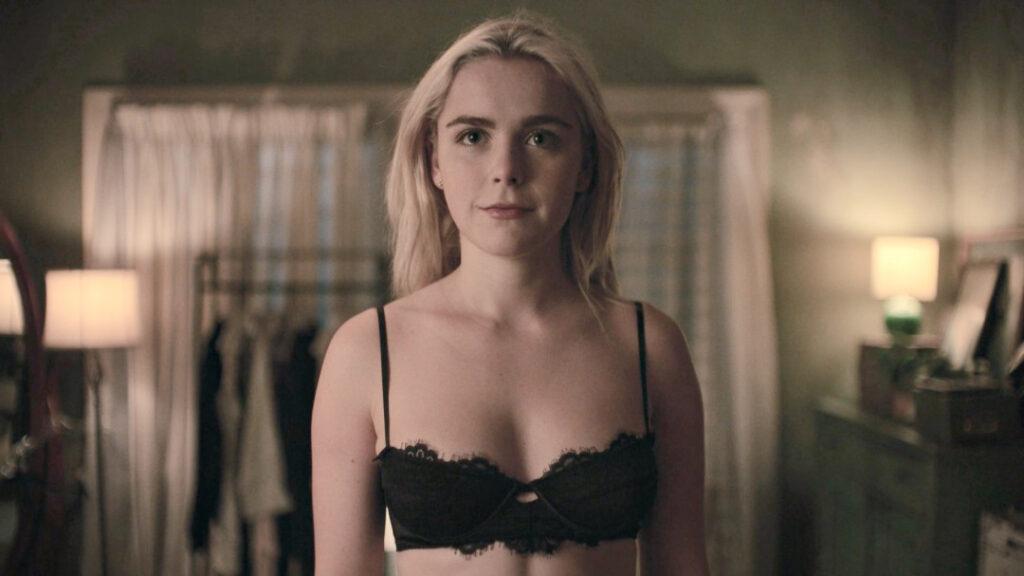 Celeb – Kiernan Shipka – Nude