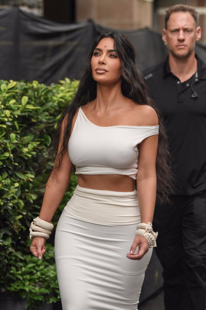 Celeb – T H I C C – MILF – Kim Kardashian – Nude