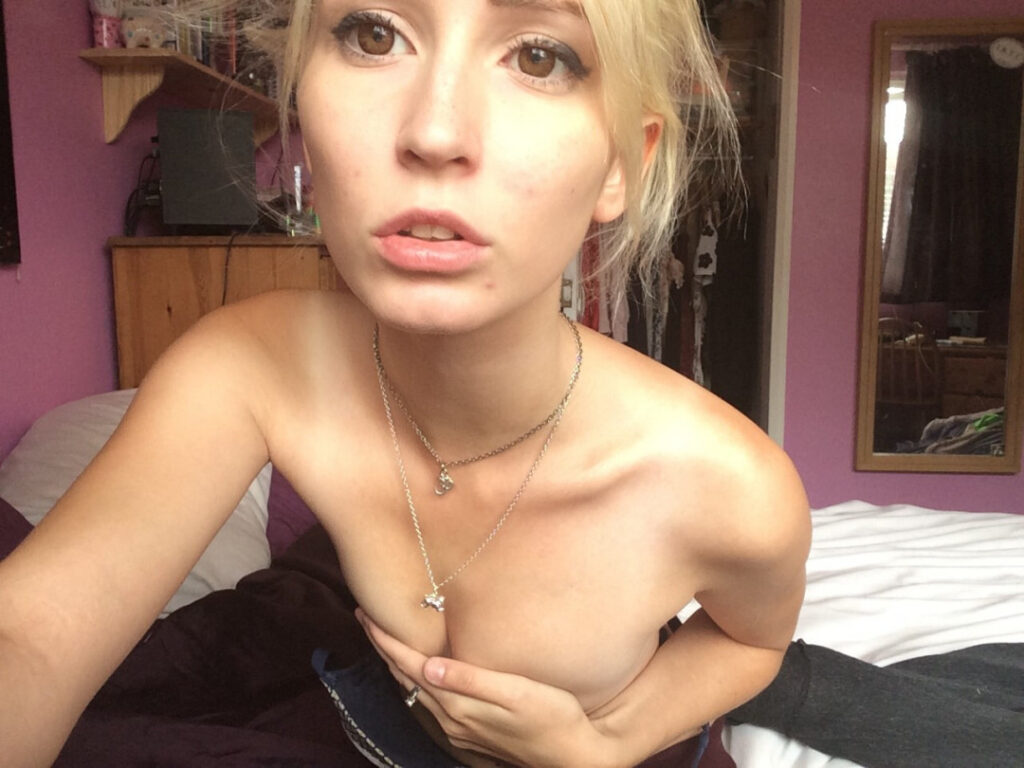 OnlyFans – Petite – Kirabee / Kitten Sophie – Nude