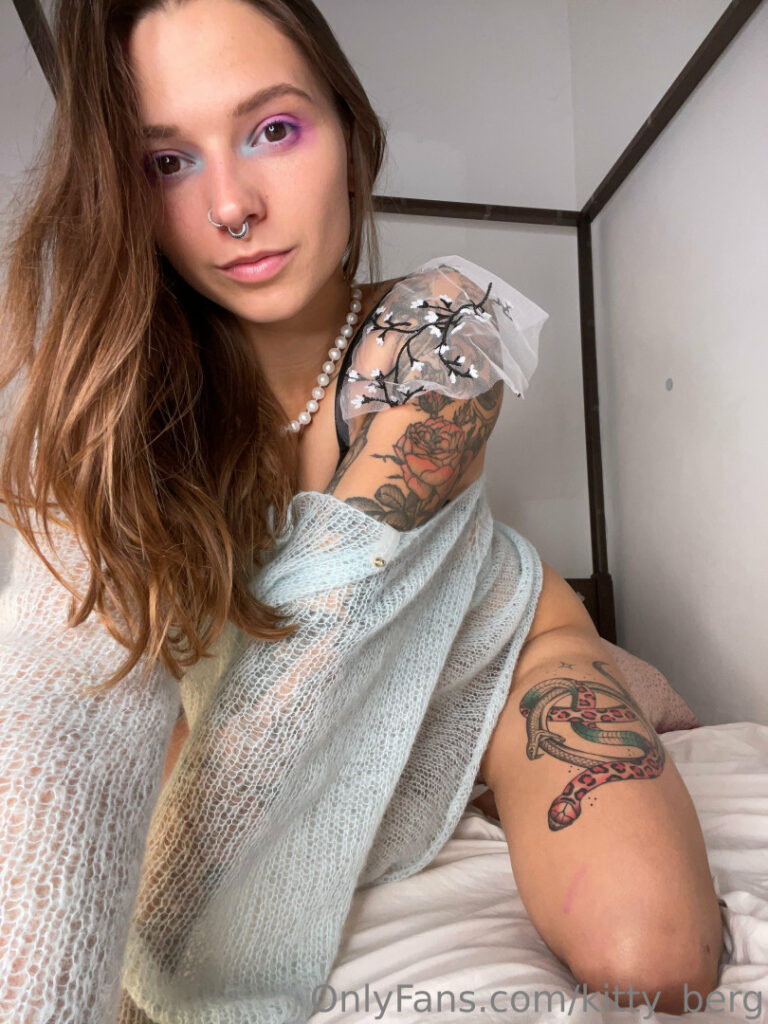 OnlyFans – Petite – Kitty Berg  kitty_berg – Nude Leaks