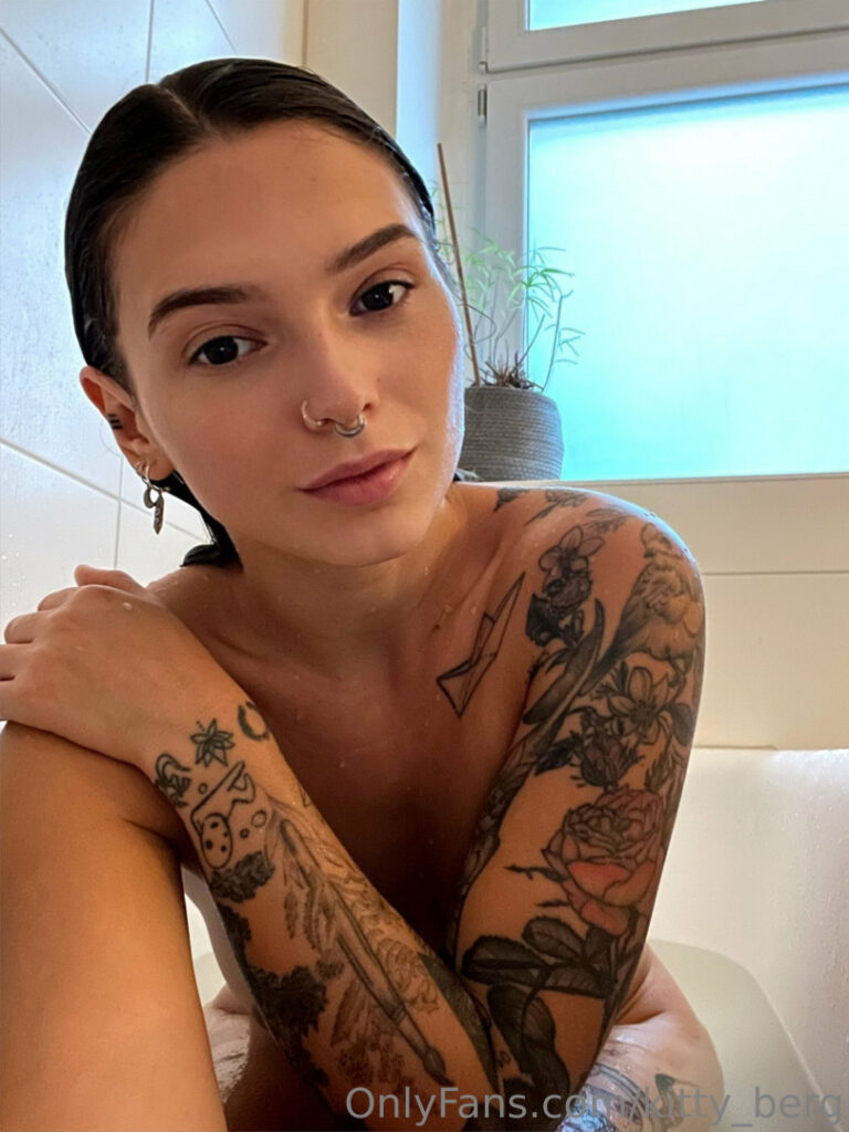 OnlyFans – Petite – Kitty Berg  kitty_berg – Nude Leaks