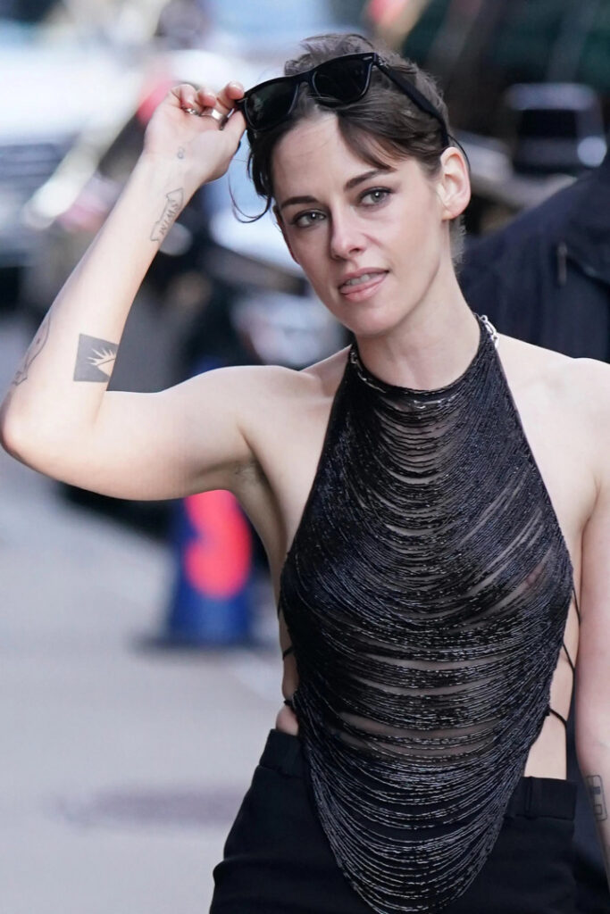 Celeb – Kristen Stewart – Nude