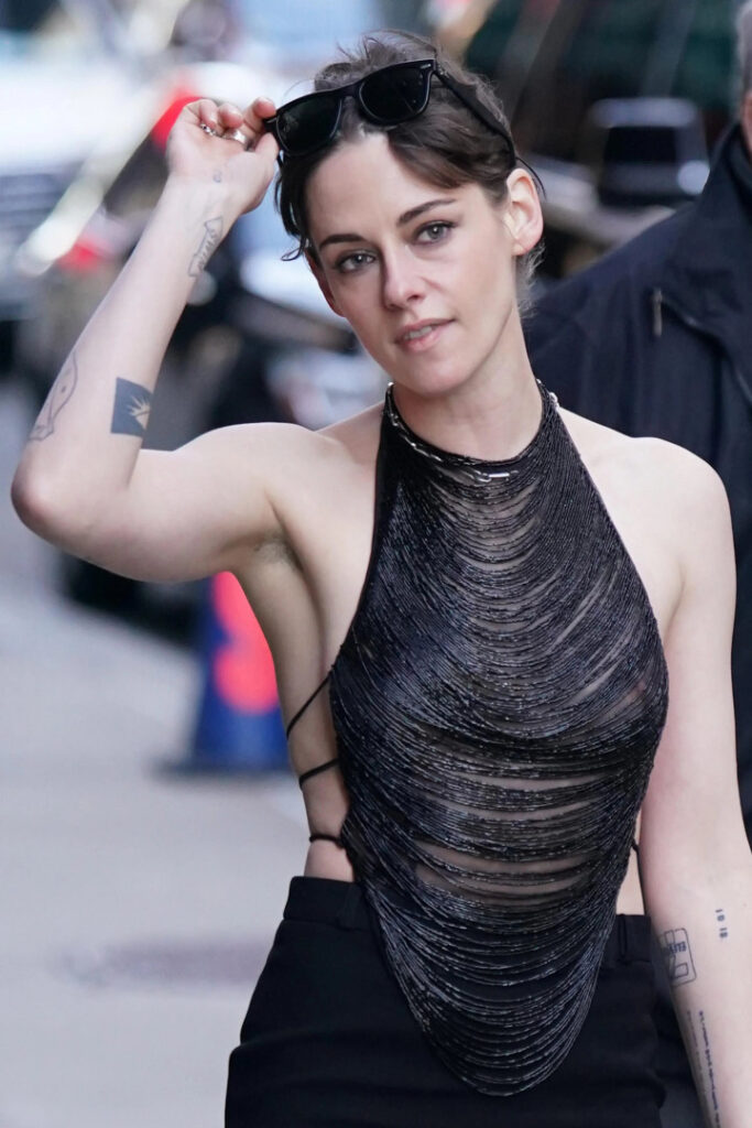 Celeb – Kristen Stewart – Nude