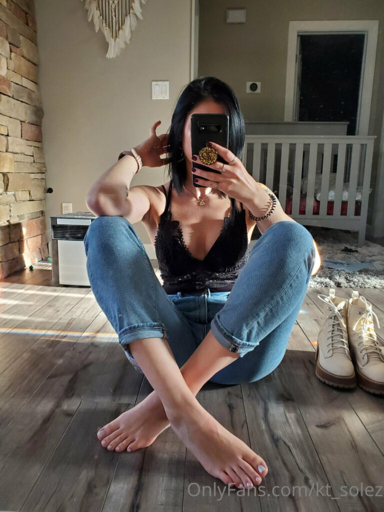 OnlyFans – Feet – kt_solez/Goddess KT – Nude Leaks